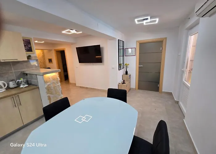 Apartment Infinity Blue *