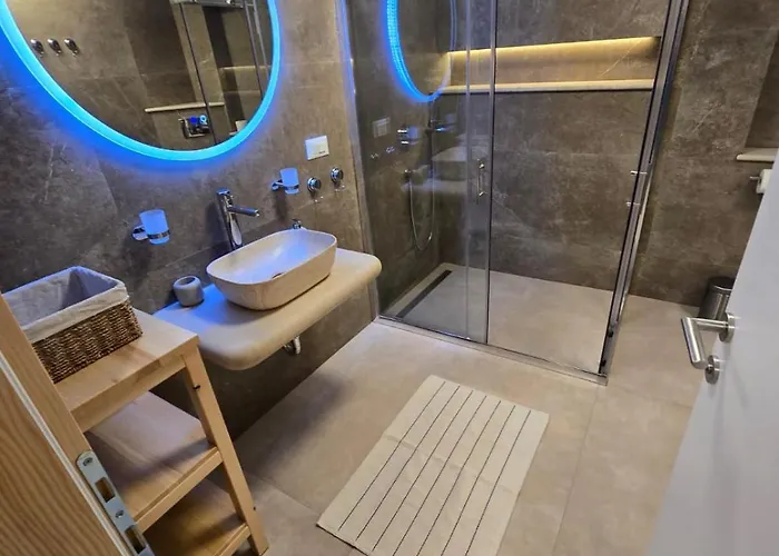 Apartment Infinity Blue *
